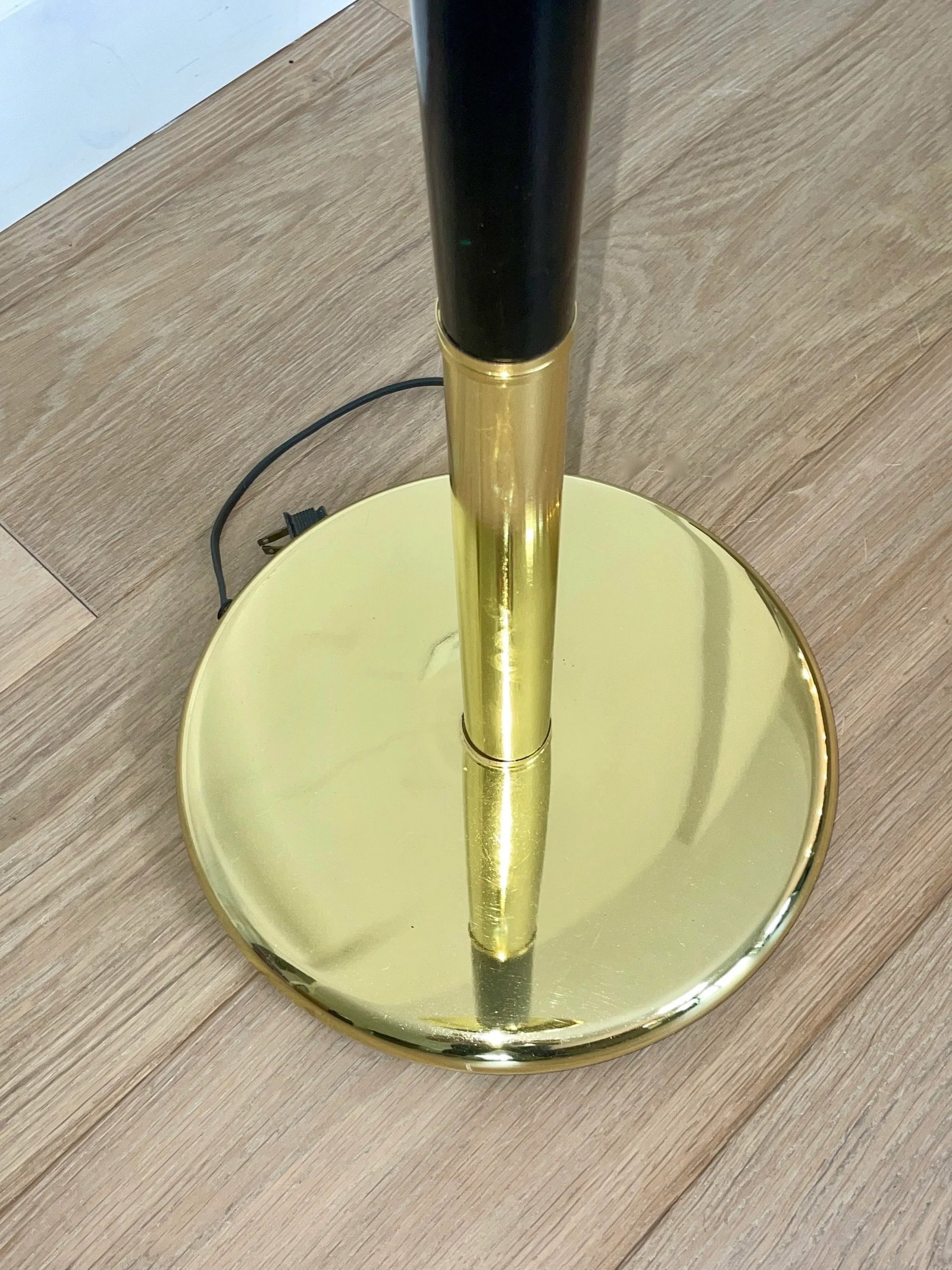 Art Deco Revival Torchiere Floor Lamp in Black Enamel & Lacquered Brass - 3