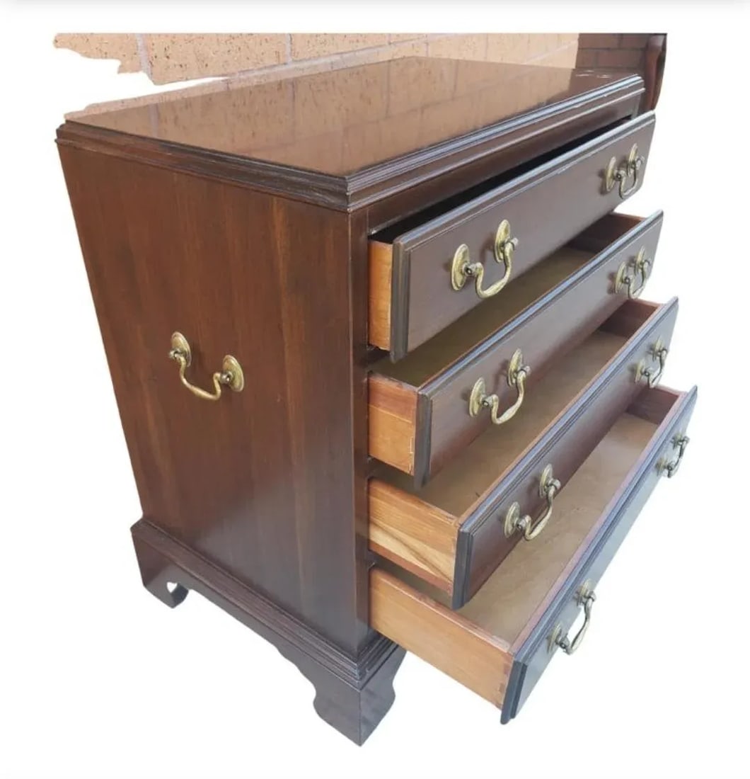 Ethan Allen Georgian Mahogany Small Bedside Chest / Silver Chest - 6