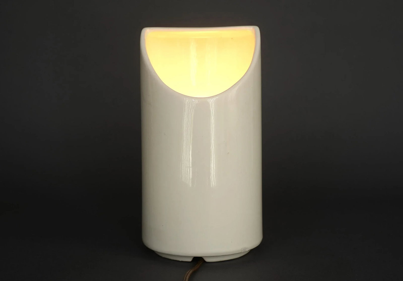 Vintage Minimalist Space Age White Ceramic Cylinder Lamp - 4