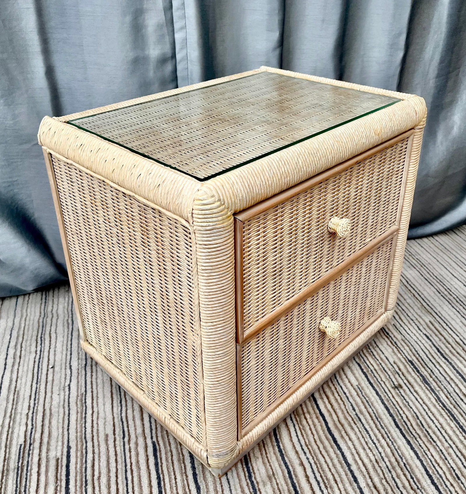 Vintage Coastal Style Wicker Nightstand by Broyhill Furniture. - 2