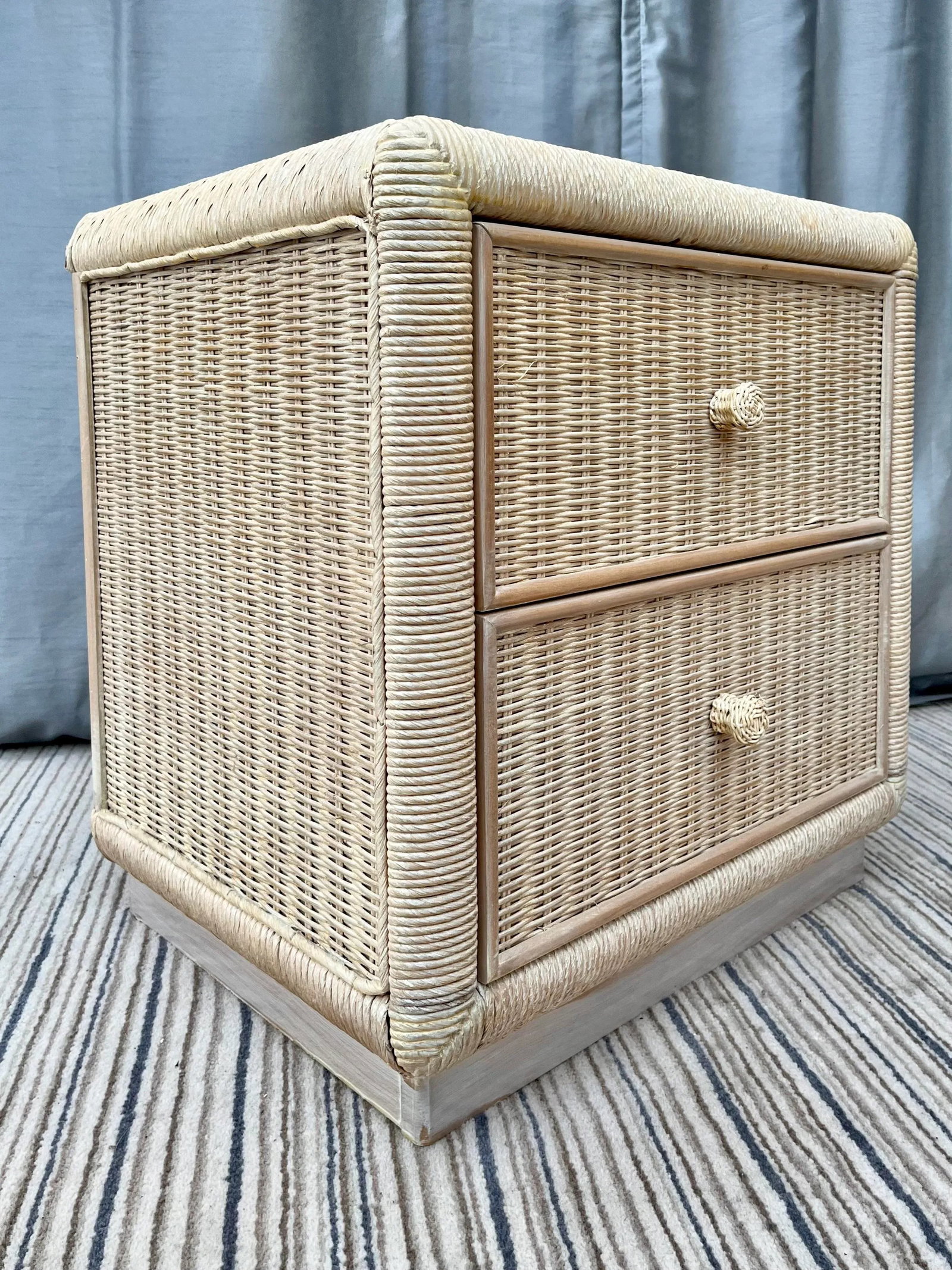 Vintage Coastal Style Wicker Nightstand by Broyhill Furniture. - 4