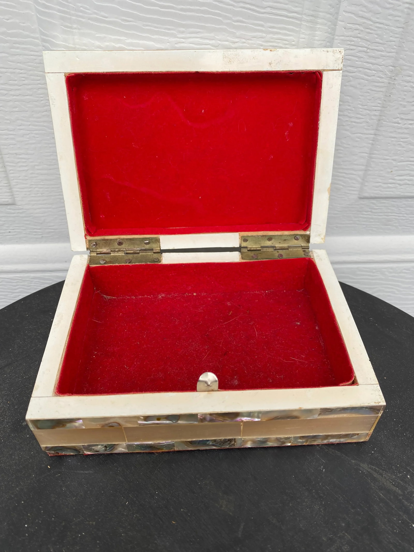 Late 20th Century Abalone and Mother of Pearl Hinged Box - 5