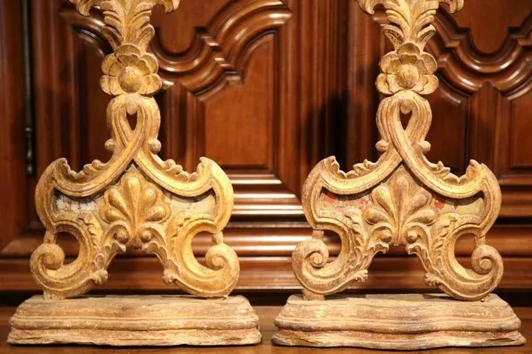 Pair of 19th Century Italian Baroque Giltwood Church Reliquary Mirrors - 3