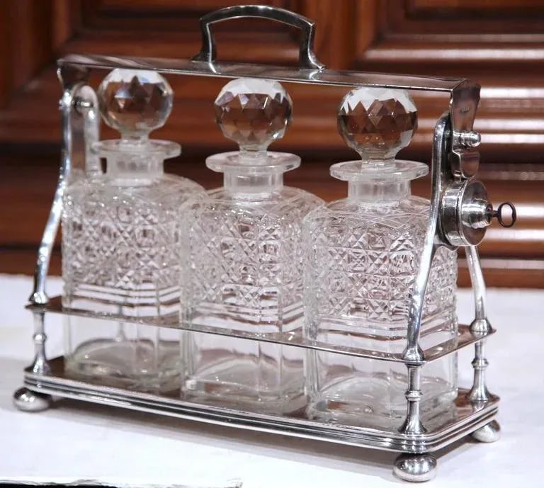 19th Century English Silver Plated 3-Carafe Tantalus With Lock Mechanism - 5