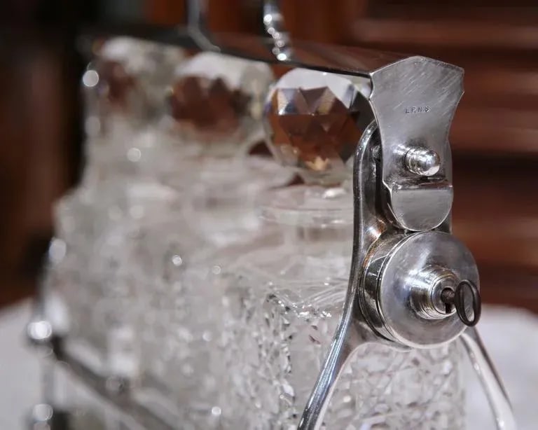 19th Century English Silver Plated 3-Carafe Tantalus With Lock Mechanism - 6