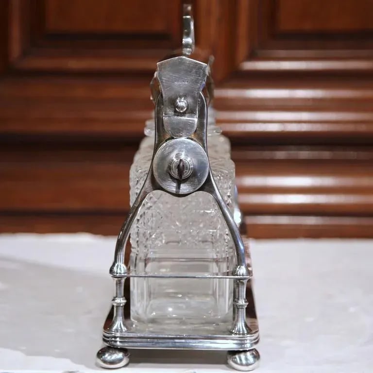 19th Century English Silver Plated 3-Carafe Tantalus With Lock Mechanism - 7