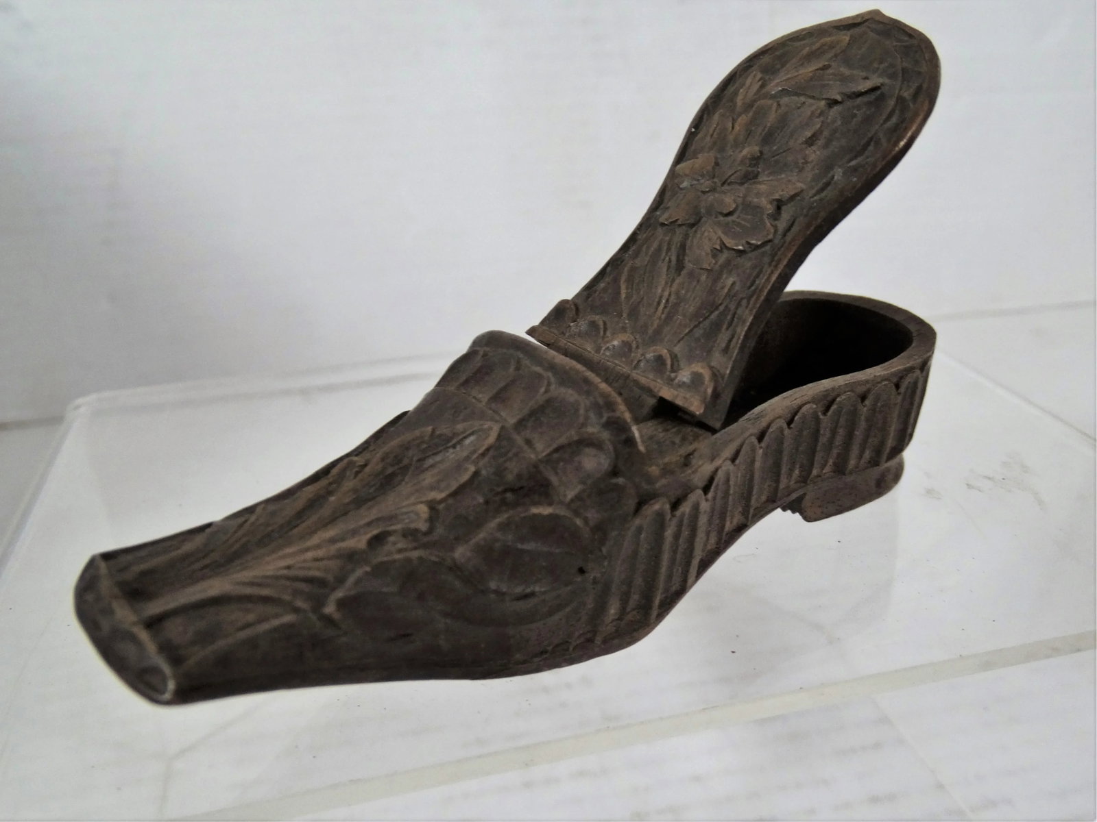 Antique Ladies Wood Snuff Shoe Box - 3