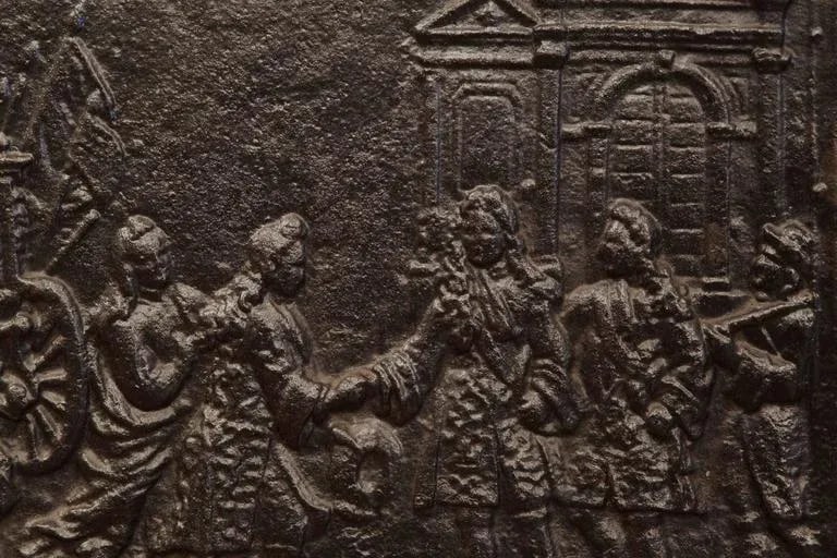 18th Century French Louis XIV Style Cast Iron Fireback With Court Scene - 6