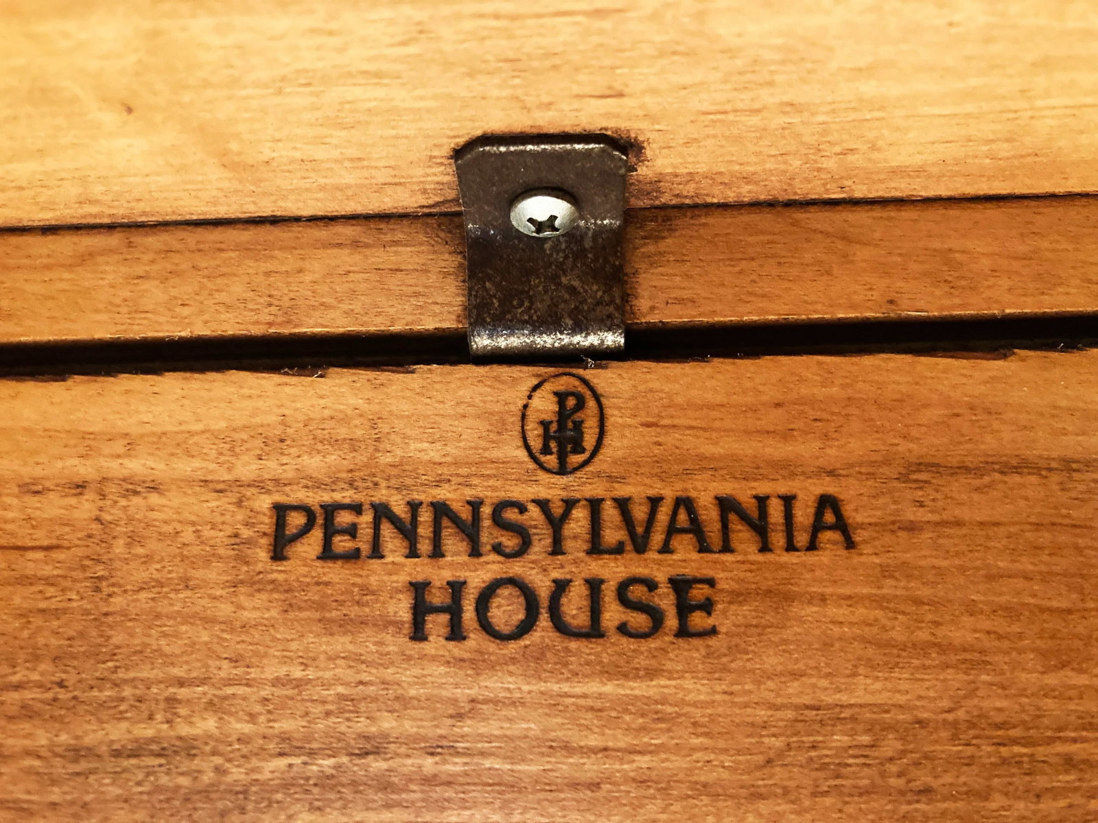 Late 20th Century Pennsylvania House Vintage Maple Farm Country Rustic Coffee Table - 11