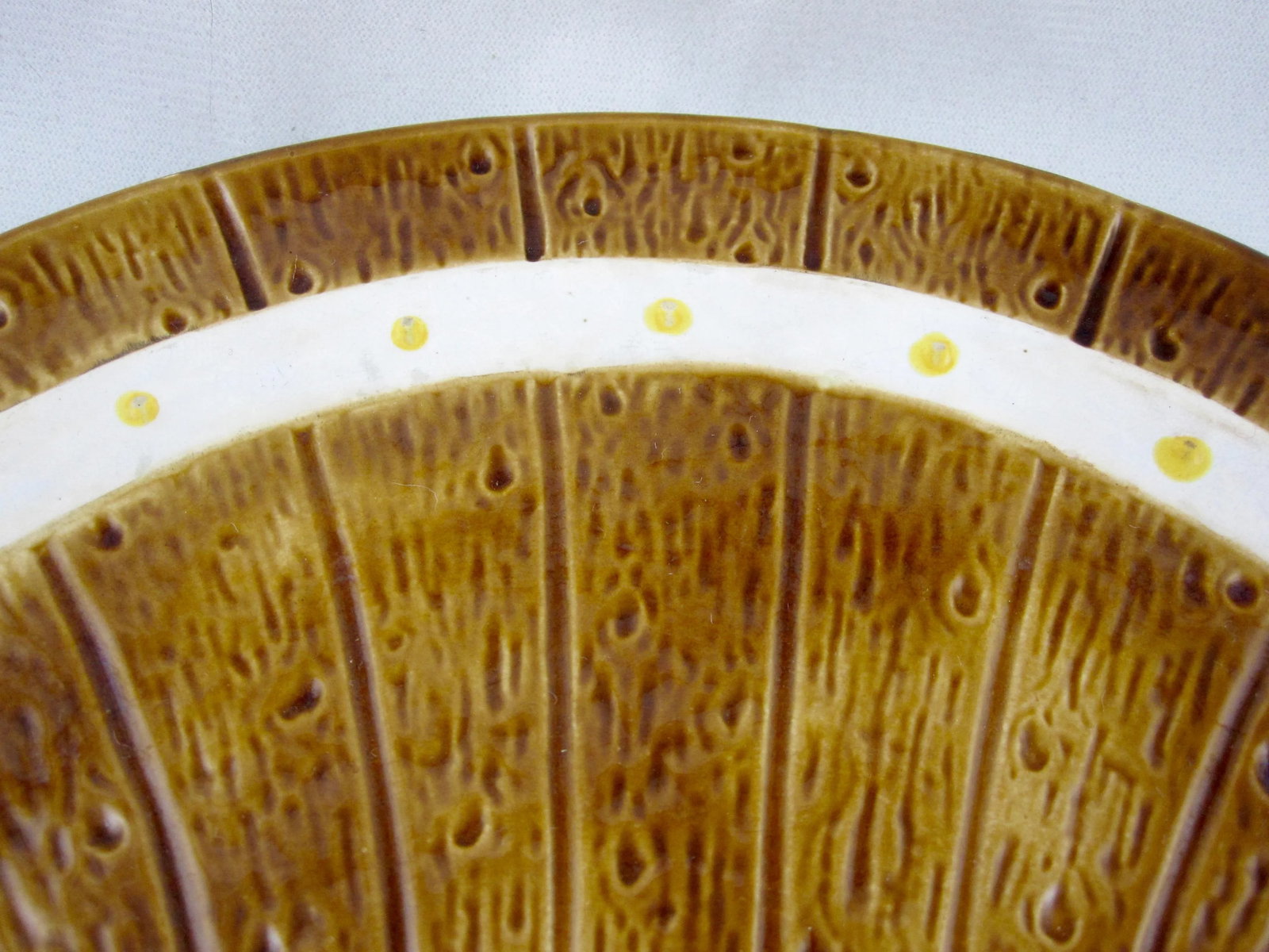 English Barrel & Ivy Crescent Brown-Westhead Moore Majolica Plate - 5