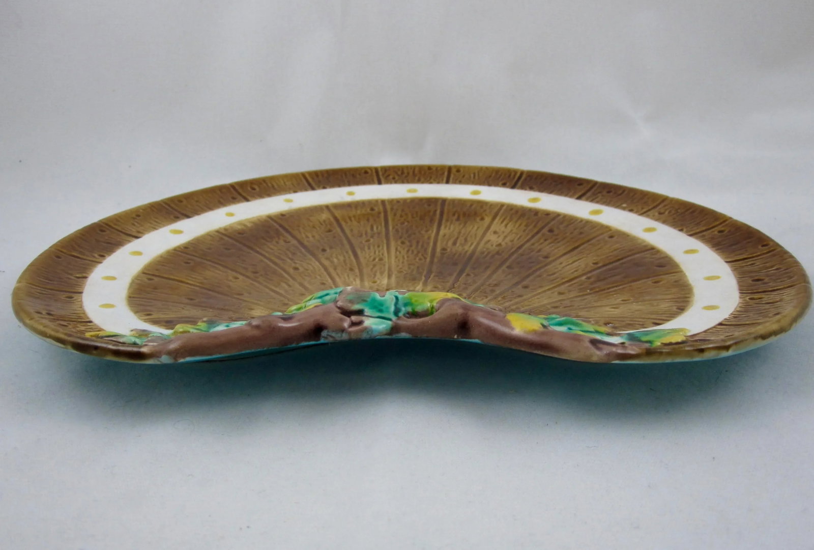 English Barrel & Ivy Crescent Brown-Westhead Moore Majolica Plate - 6