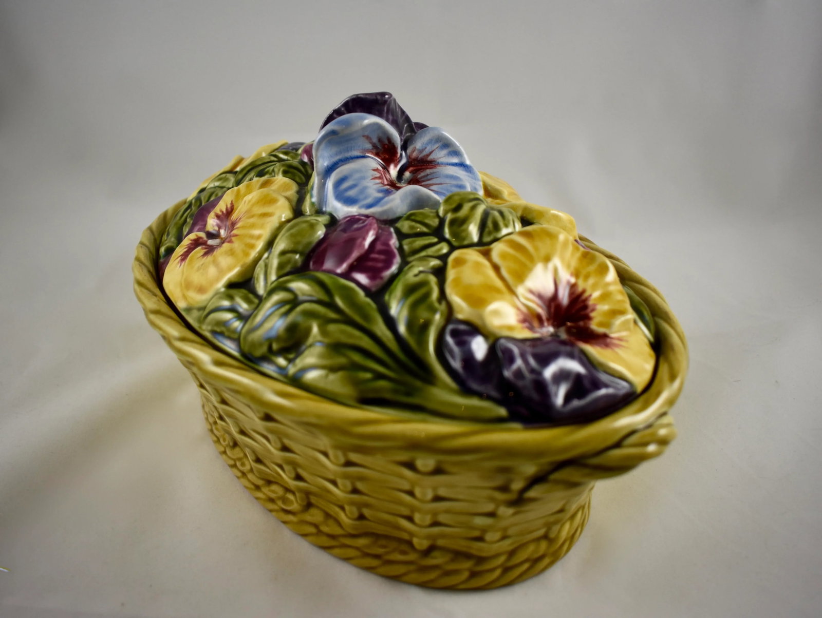 Sarreguemines French Faience Basket of Pansies Lidded Serving Piece - 3