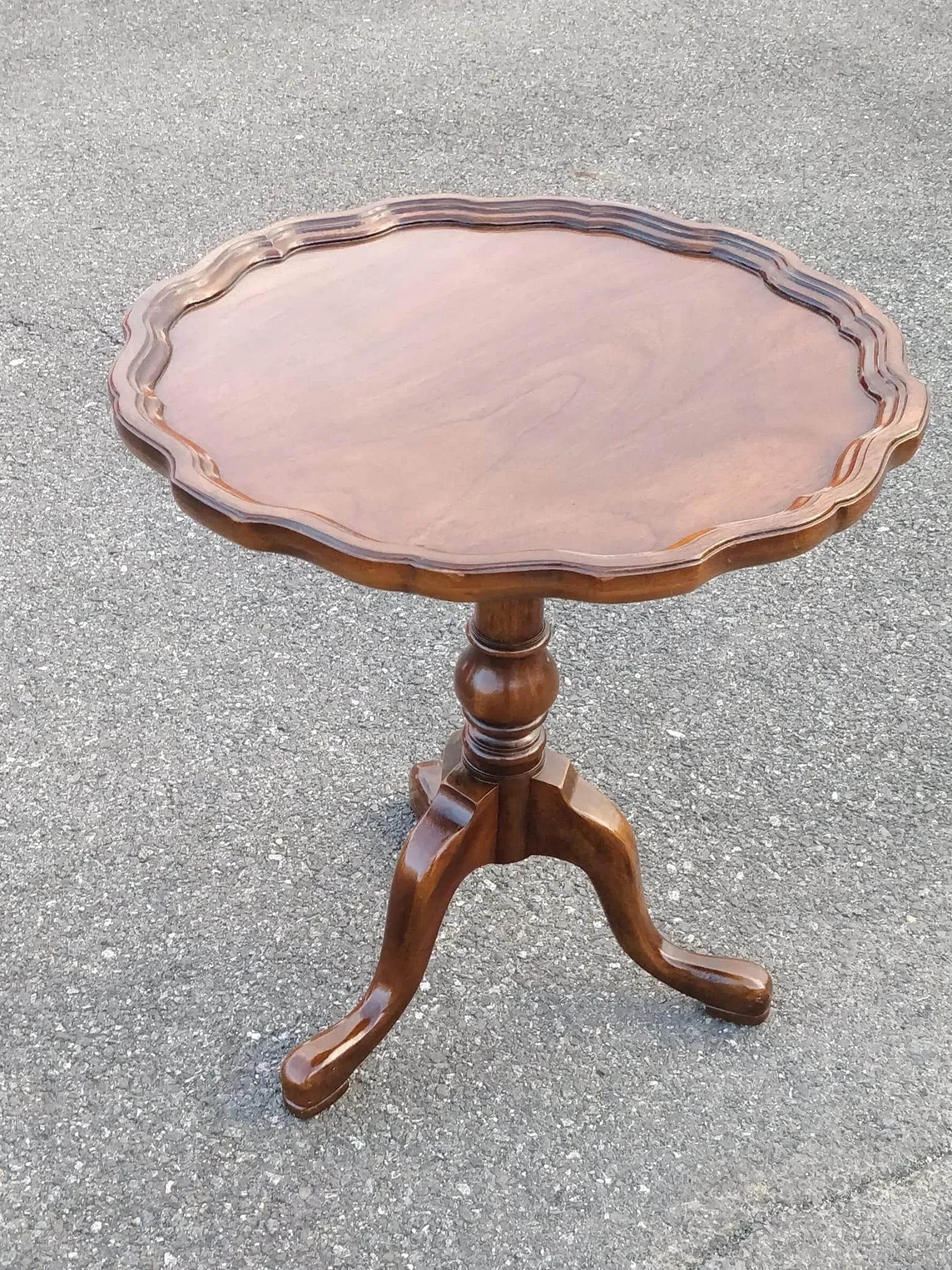 Drexel Heritage Mid 20th Century Vintage Pie Crust Side Table - 10