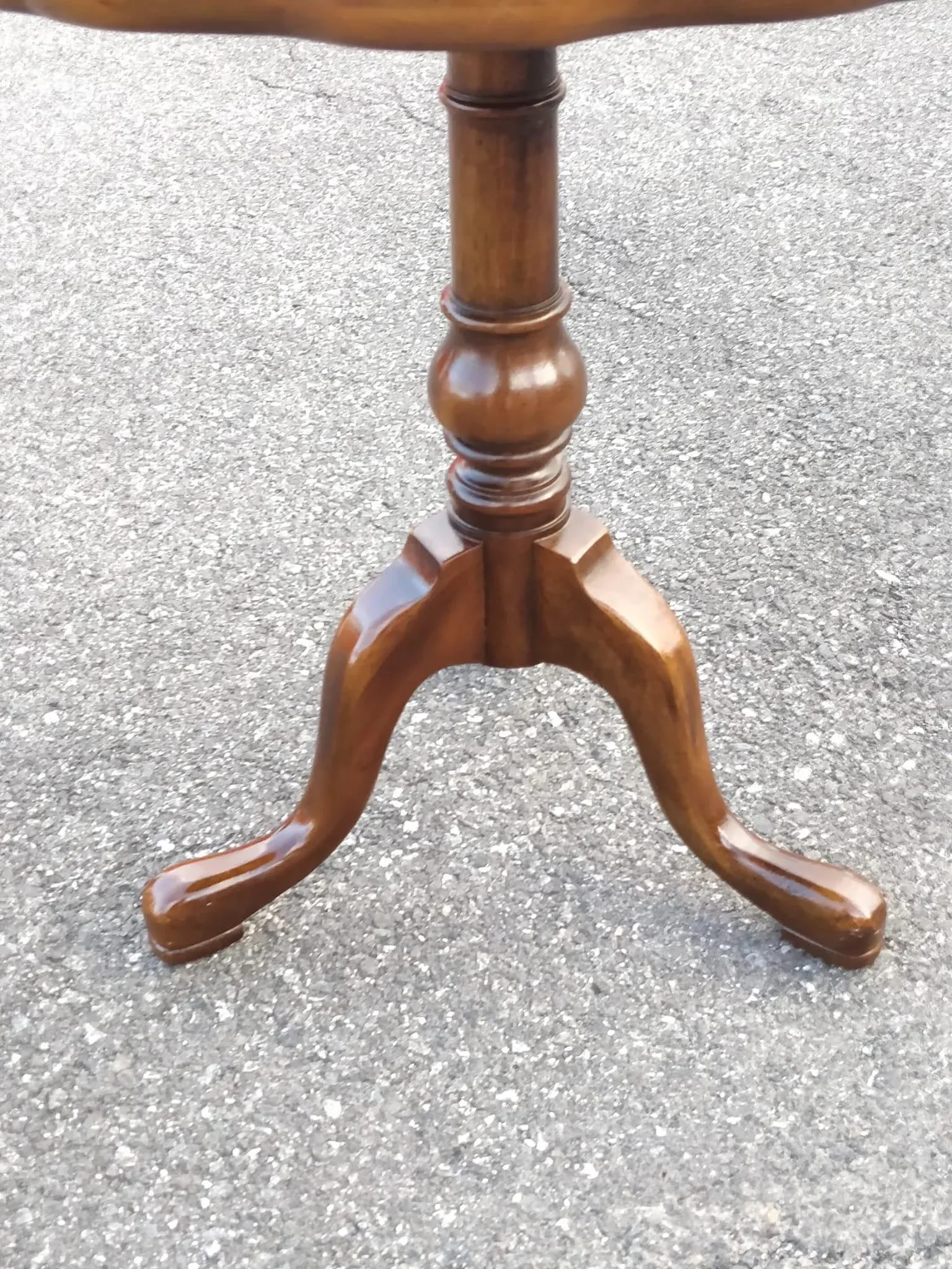 Drexel Heritage Mid 20th Century Vintage Pie Crust Side Table - 9