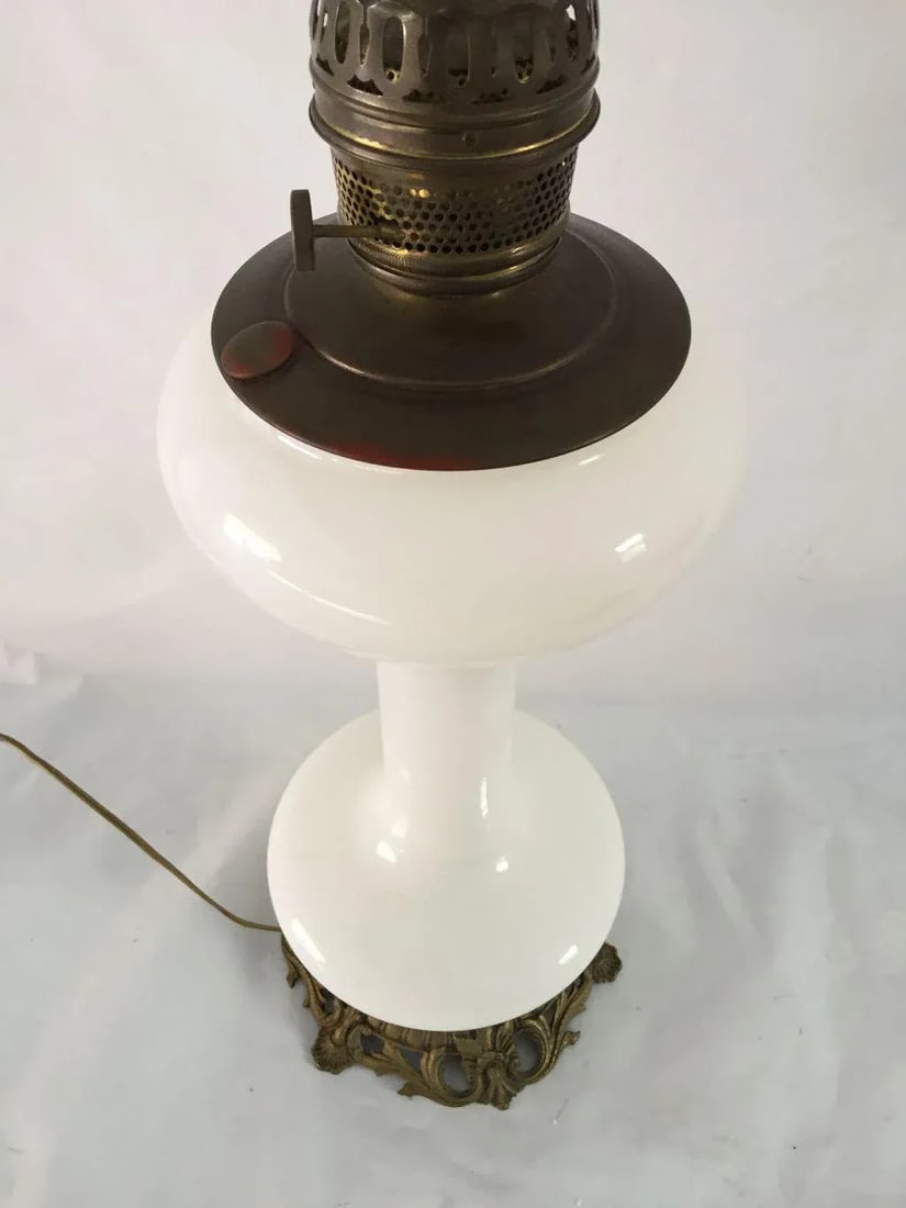 Antique French Style Opal Glass Table Lamp - 3