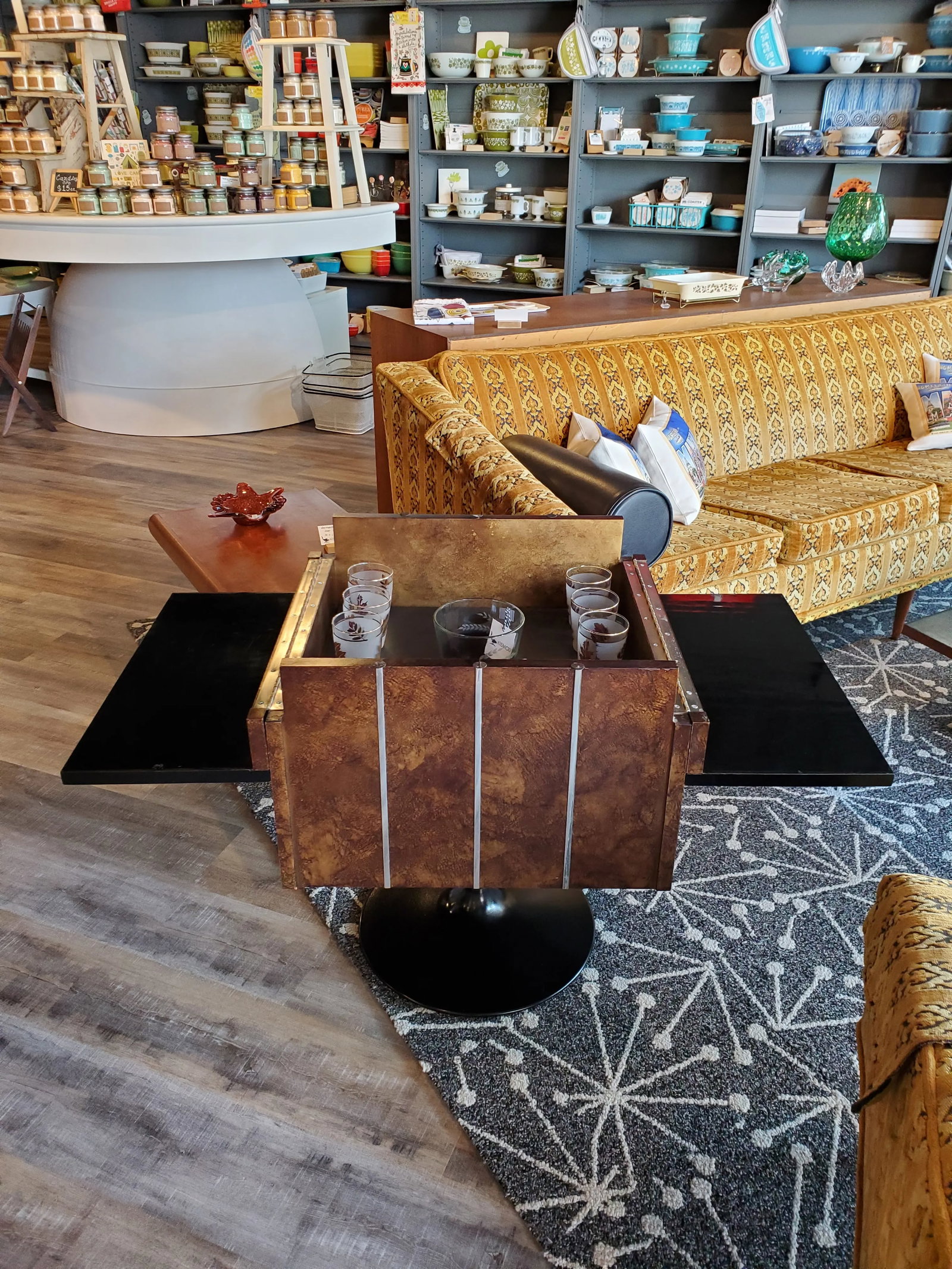 1950s Vintage Mid-Century Modern Mini Swivel Bar by Lane Furniture - 3