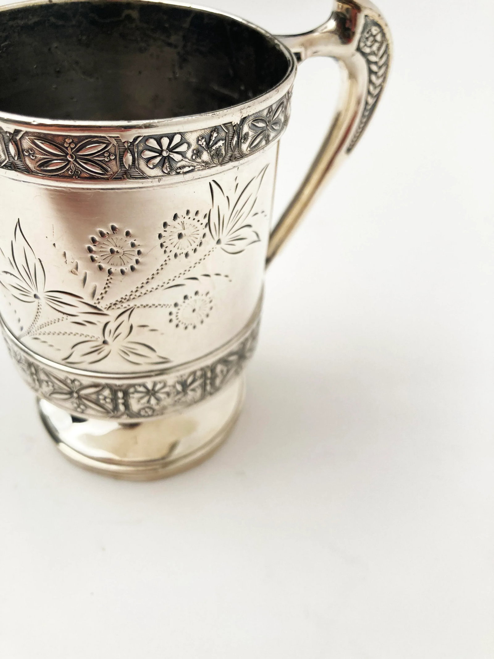 Late 19th Century Pelton Brothers & Co. Silver Plate Cup With Floral Motif - 2