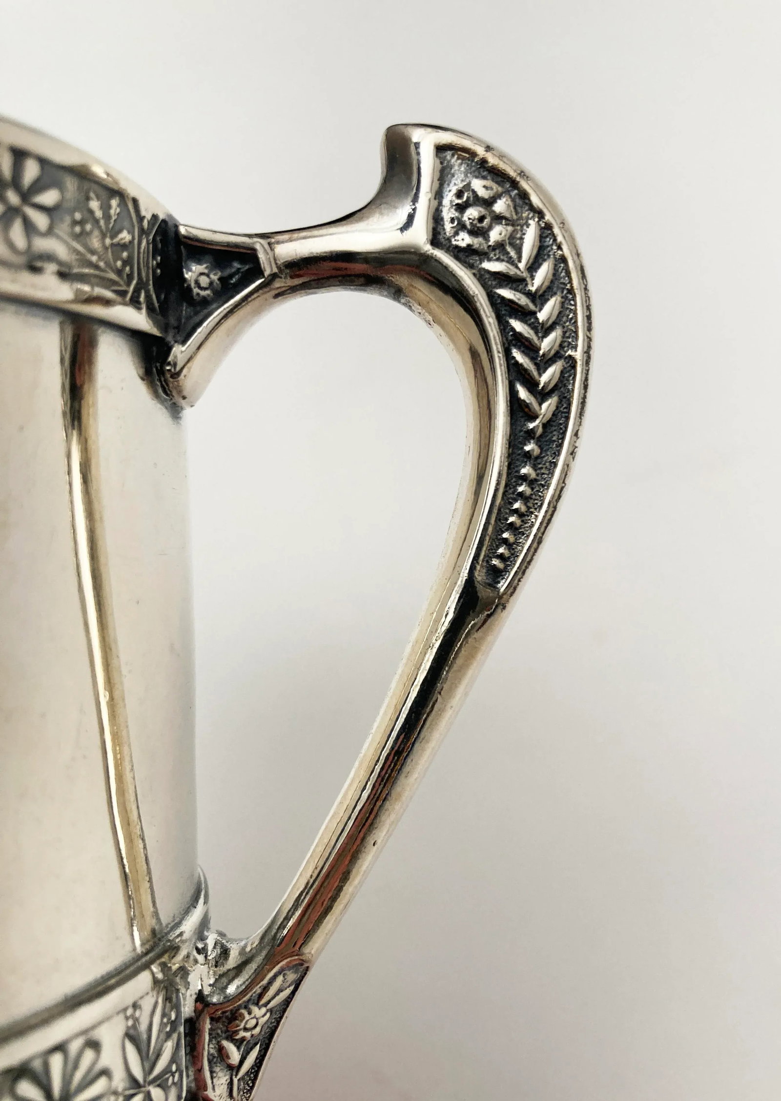 Late 19th Century Pelton Brothers & Co. Silver Plate Cup With Floral Motif - 3