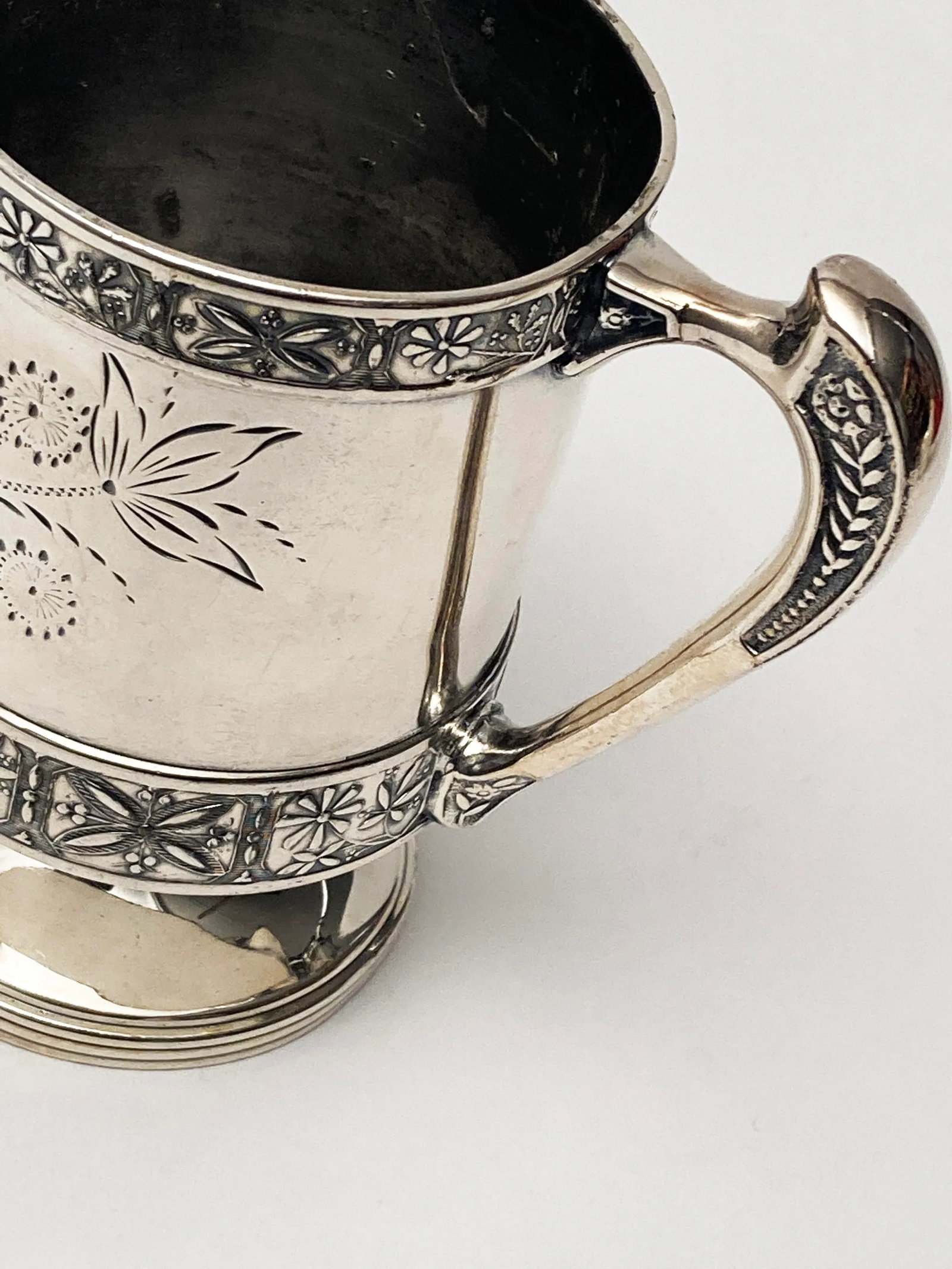 Late 19th Century Pelton Brothers & Co. Silver Plate Cup With Floral Motif - 6