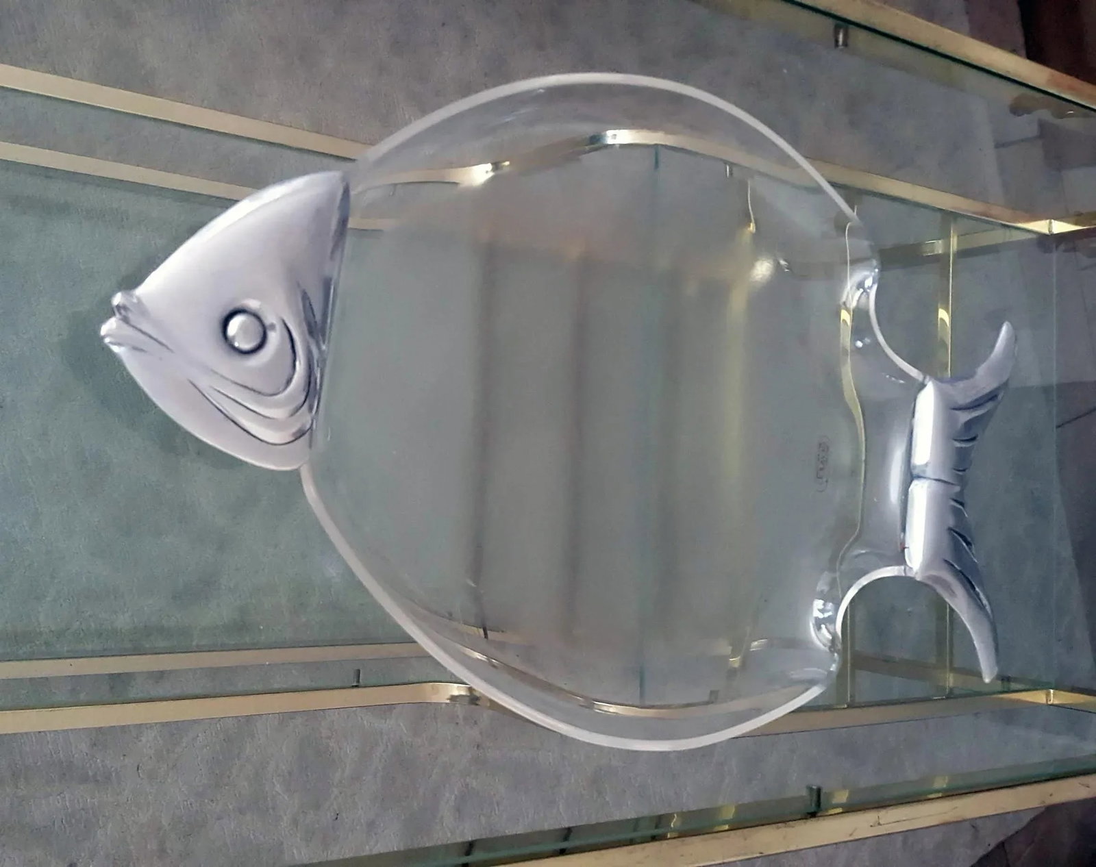 1960s Lucite Fish Shaped Serving Platter With Aluminum Head and Tail - 3