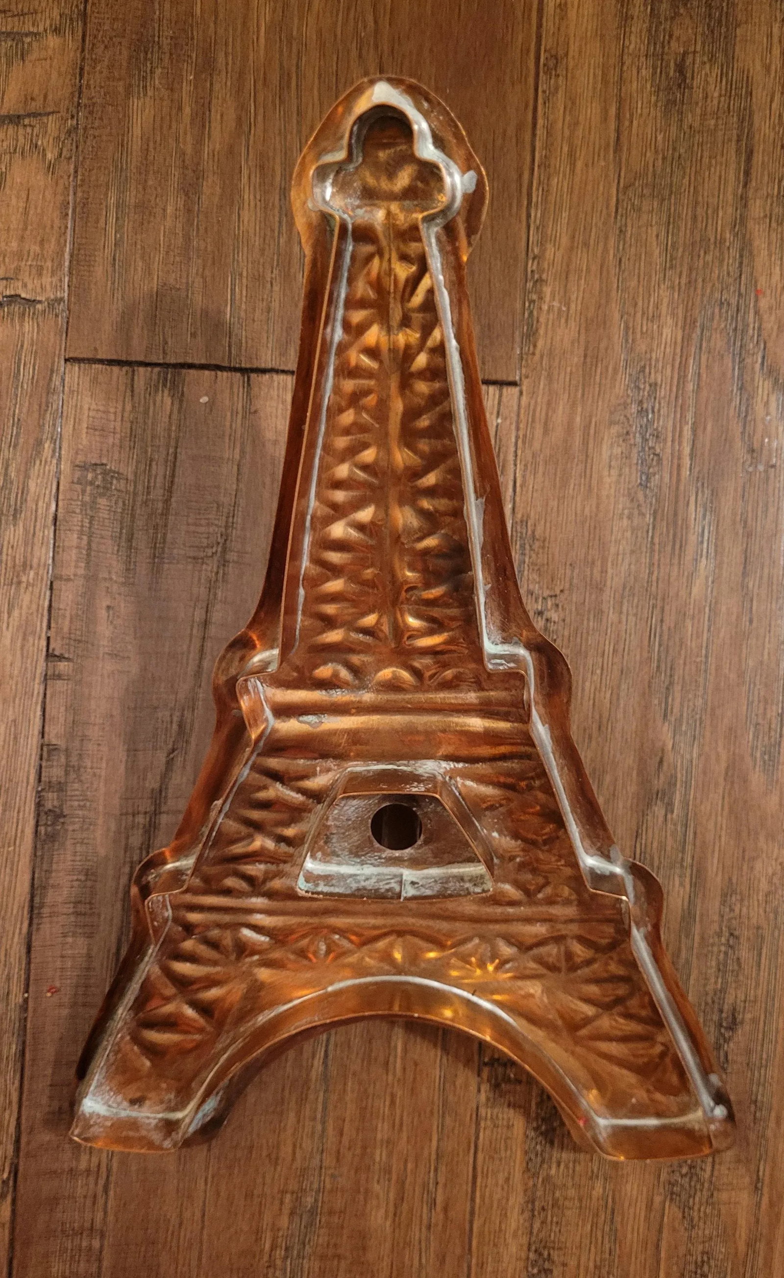Large Vintage Eiffel Tower Cookie Cutter in Copper - 2