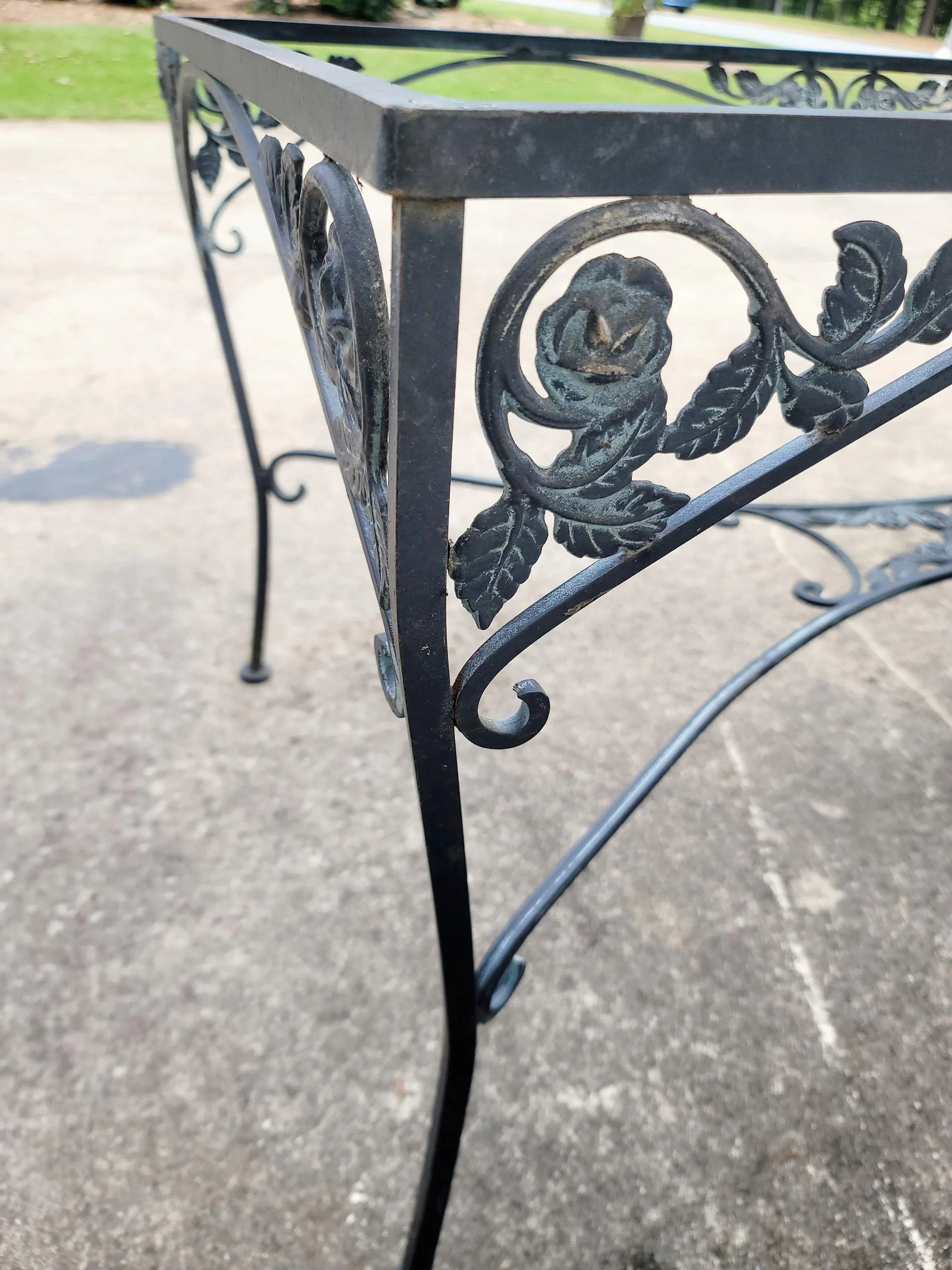 Vintage Russell Woodard Chantilly Rose Style Pattern Cast Iron Dining Table - 7