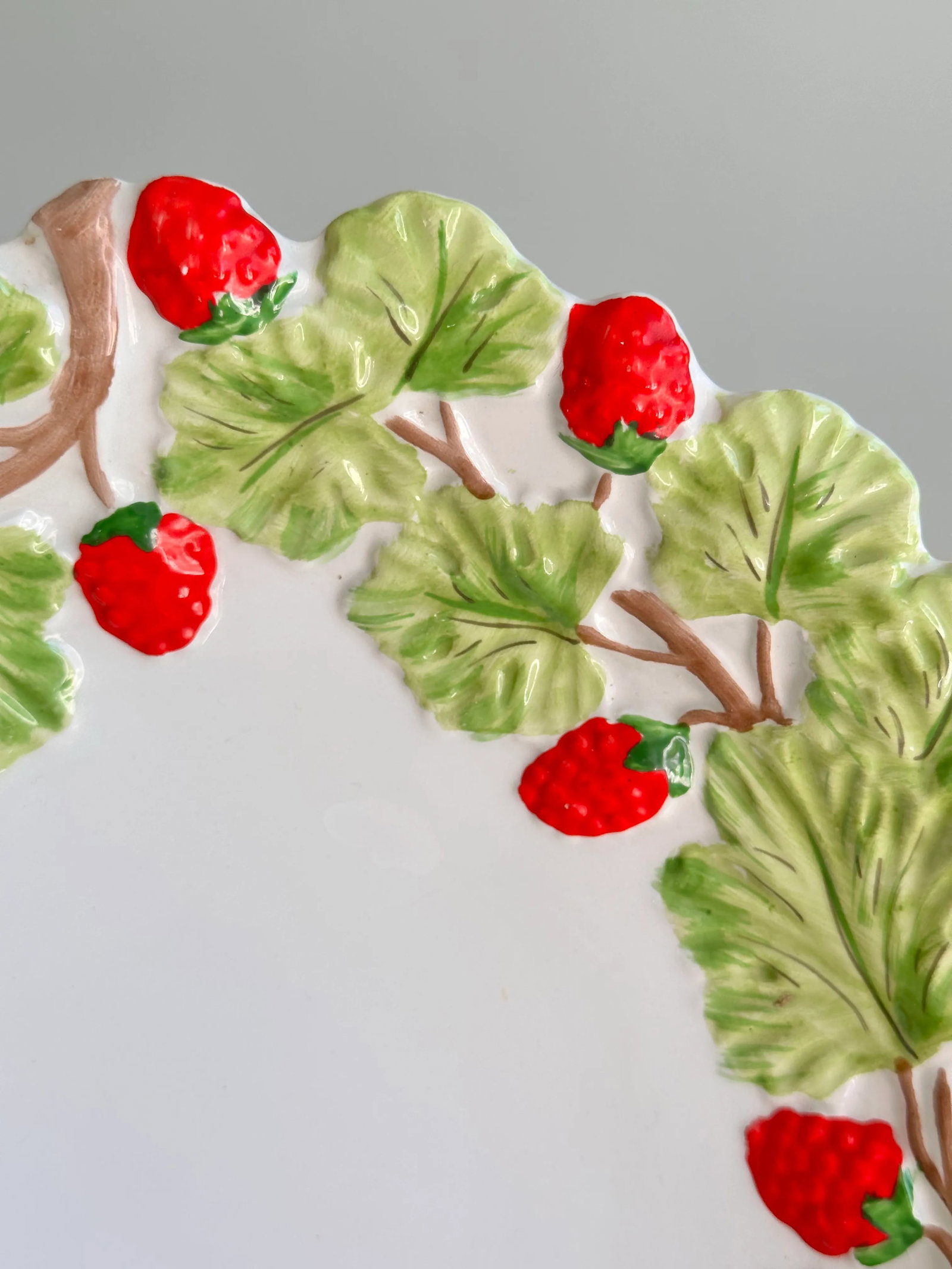 Mottahedeh Strawberry Footed Bowl - 9