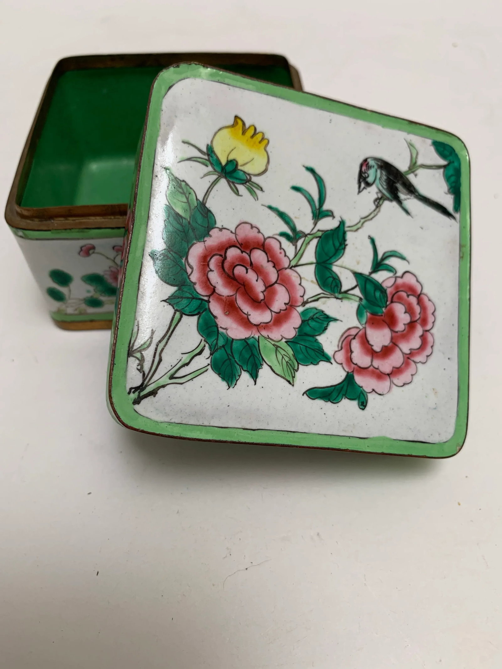Asian Chinoiserie Petite Enamel Cloisonne Jewelry Stash Box - 2