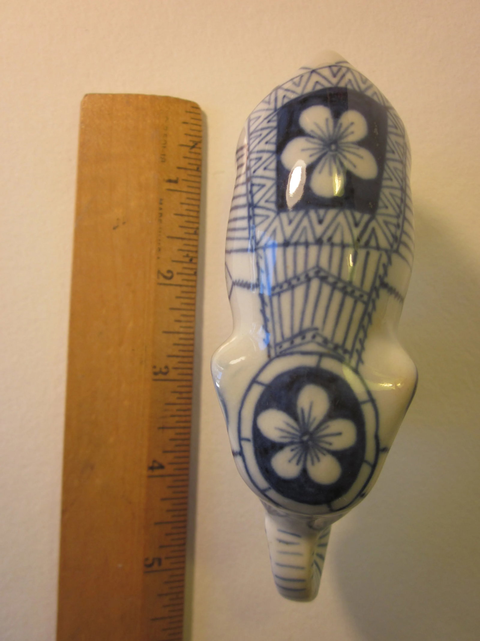 1990s Chinoiserie Three Small Blue-And-White Decorative Ceramics - Set of 3 - 7