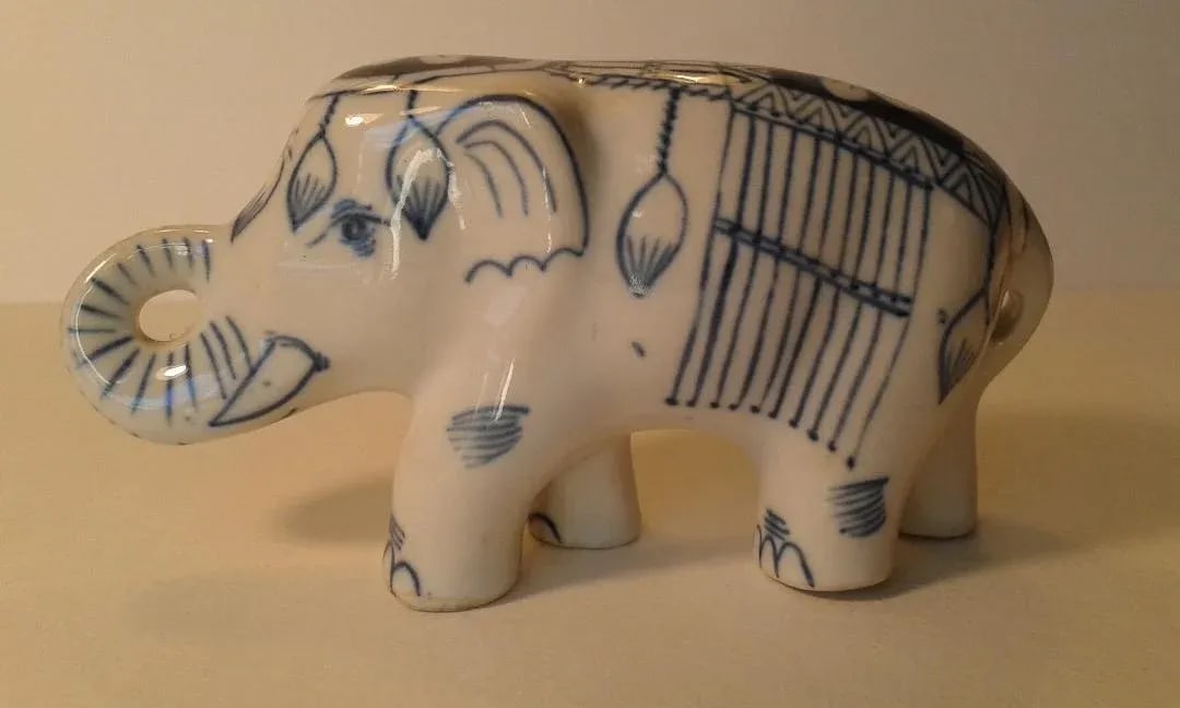 1990s Chinoiserie Three Small Blue-And-White Decorative Ceramics - Set of 3 - 9