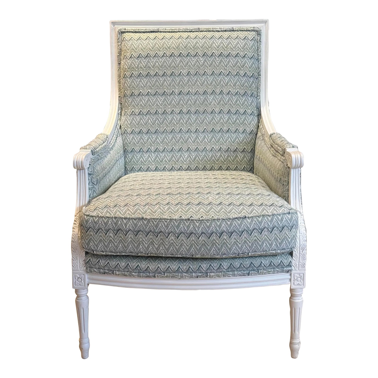 Lee Jofa Tilly Chair: Lee Jofa Tilly Chair Floor Sample - 8 Months old. Brand - Lee Jofa Country of Manufacture - Made In United States This is the cushion Upgraded: Lee Jofa Spring Blend Down Foam encases covered coil spr