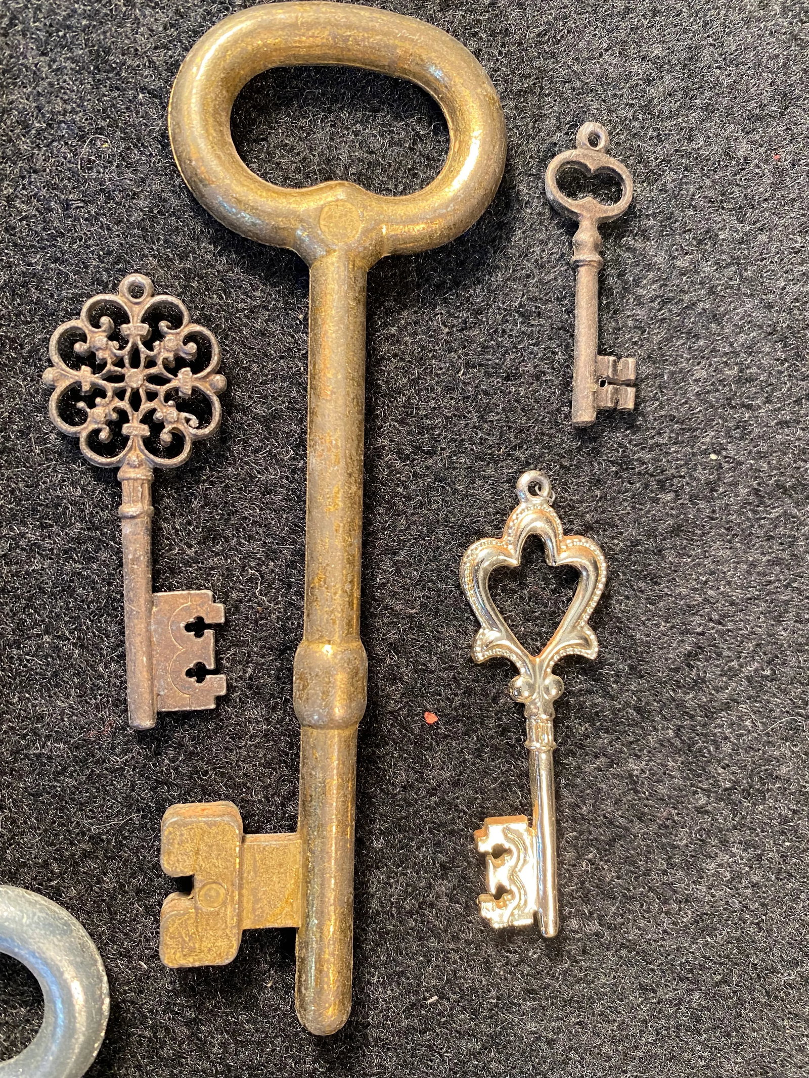 Vintage Mixed Materials Skeleton Keys- Set of 6 - 4