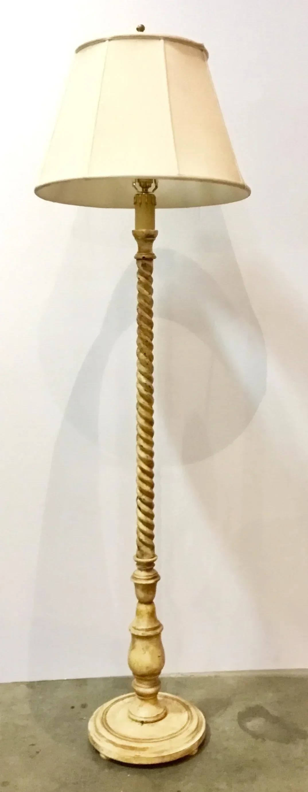 Transitional Carved Wood Cream Italian Floor Lamp - 5