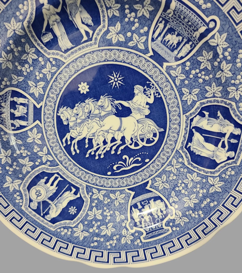 Late 20th Century Blue & White Neoclassical Greek Key Mythological God Zeus Figural Spode Plate, Mad - 3