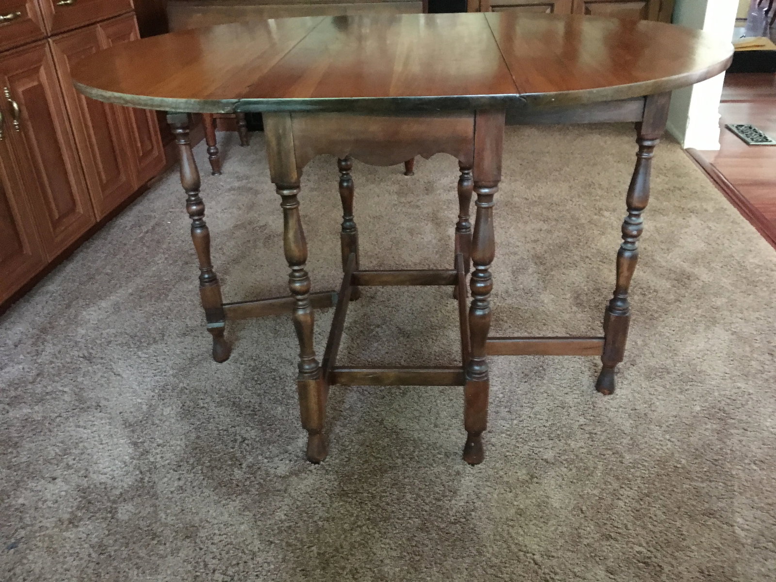 Antique Early American Drop Leaf Oval Table - 4