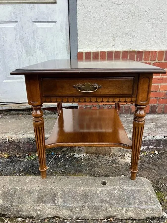Vintage Ethan Allen Pair of Traditional Style Solid Wood 2 Tier Nightstands Bed Side Tables. - 12
