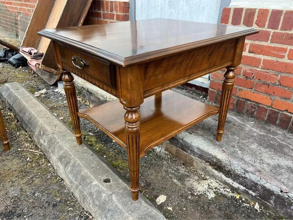 Vintage Ethan Allen Pair of Traditional Style Solid Wood 2 Tier Nightstands Bed Side Tables. - 7