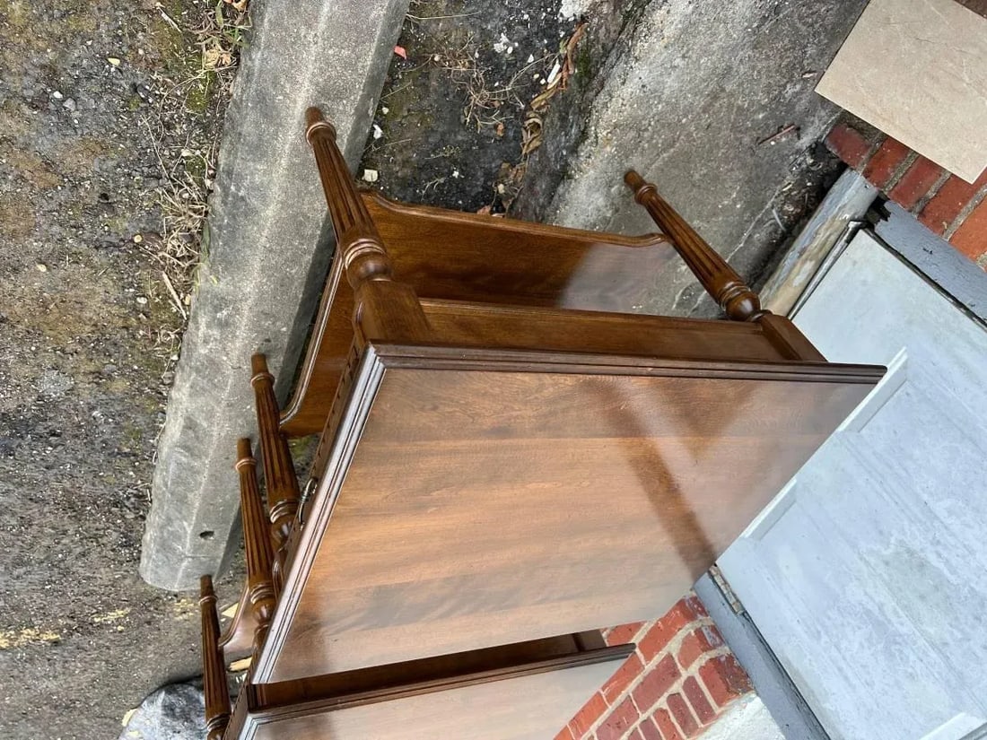 Vintage Ethan Allen Pair of Traditional Style Solid Wood 2 Tier Nightstands Bed Side Tables. - 8