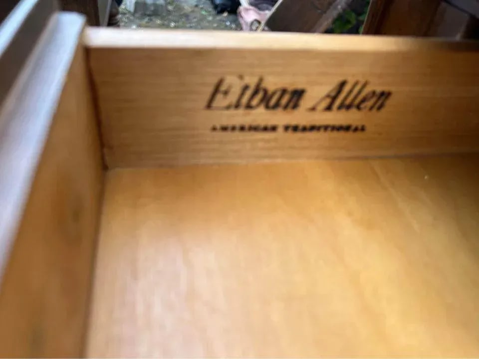 Vintage Ethan Allen Pair of Traditional Style Solid Wood 2 Tier Nightstands Bed Side Tables. - 9