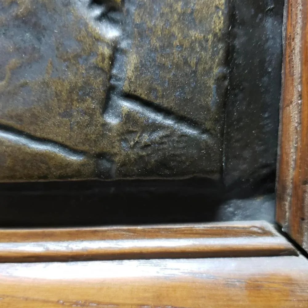 C. 1880 English Arts and Crafts Movement Hammered Copper Oak Rotating Fireplace Screen Signed "Dase" - 4