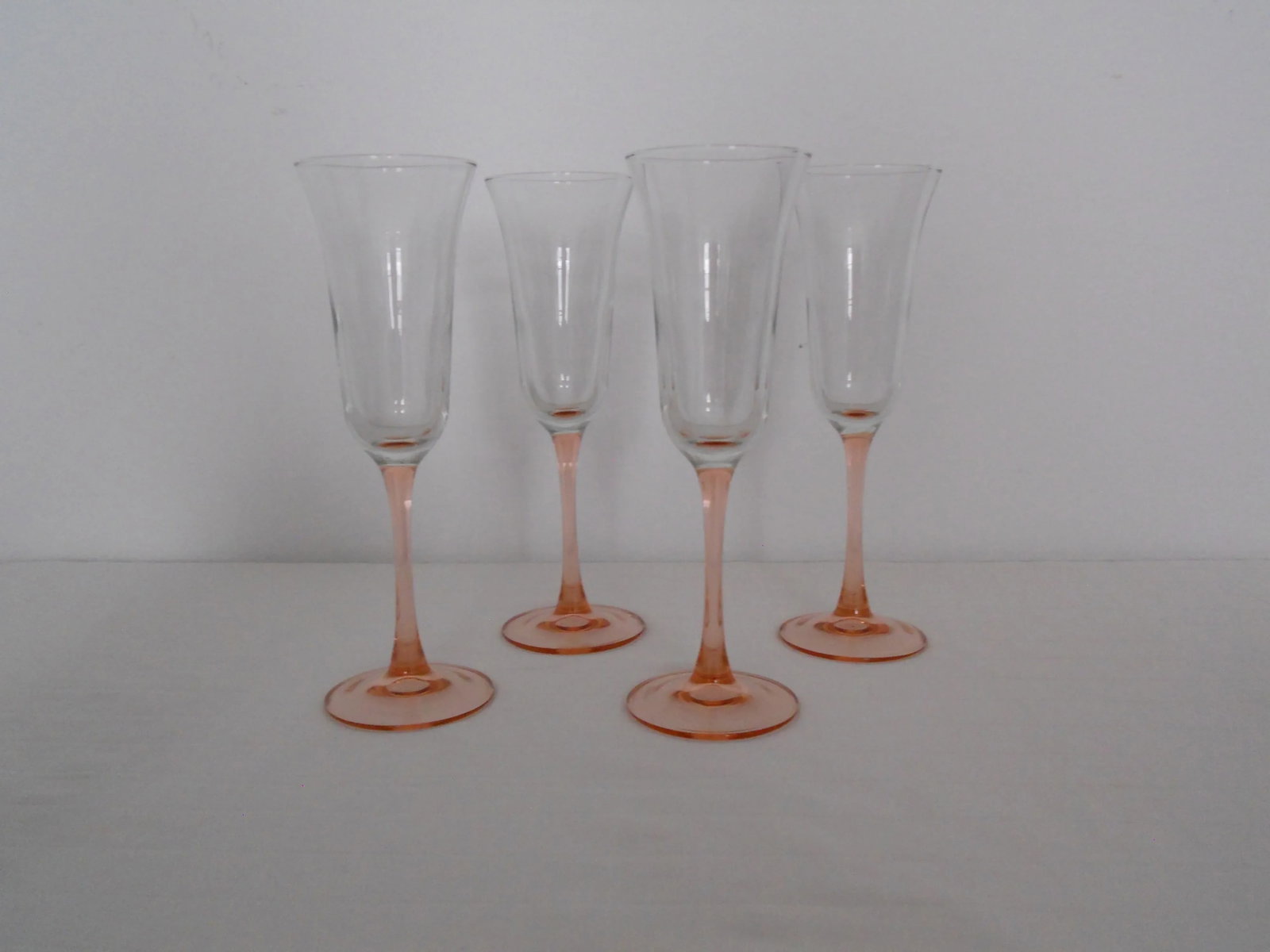 Pink Glass Champagne Flutes - Set of Four - 2