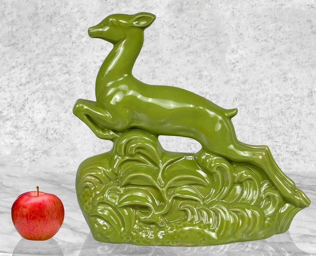 Mid-Century Art Deco Avocado Green Porcelain Leaping Deer Tv Lamp - 2