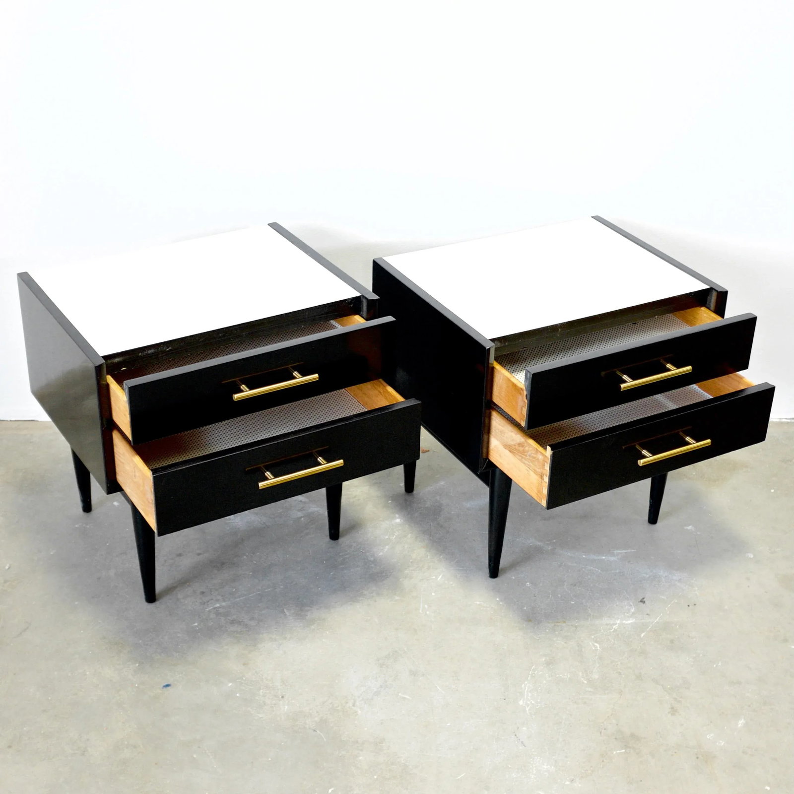 American of Martinsville "Silhouette" Pair of Nightstands Designed by Merton Gershun - 3
