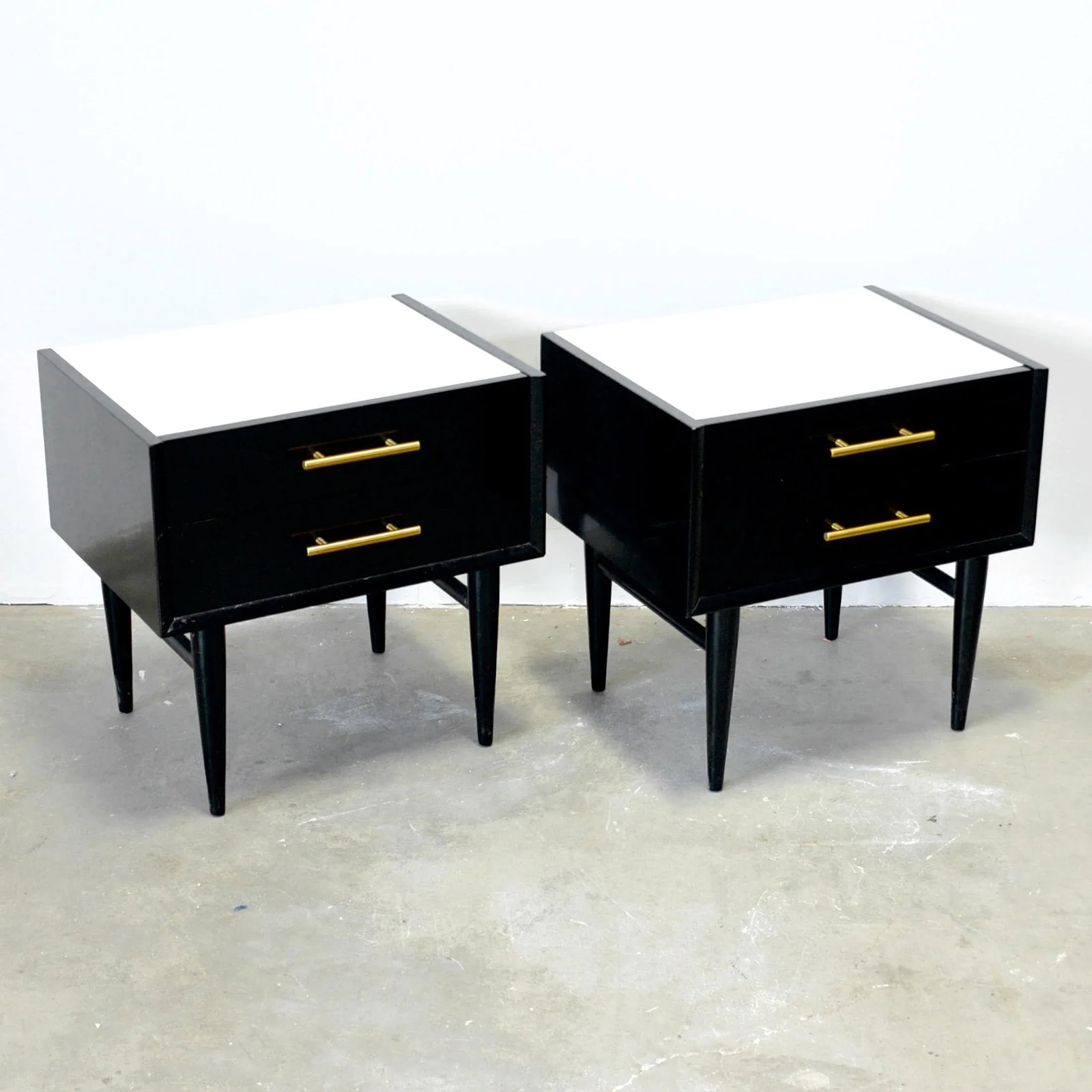 American of Martinsville "Silhouette" Pair of Nightstands Designed by Merton Gershun - 5