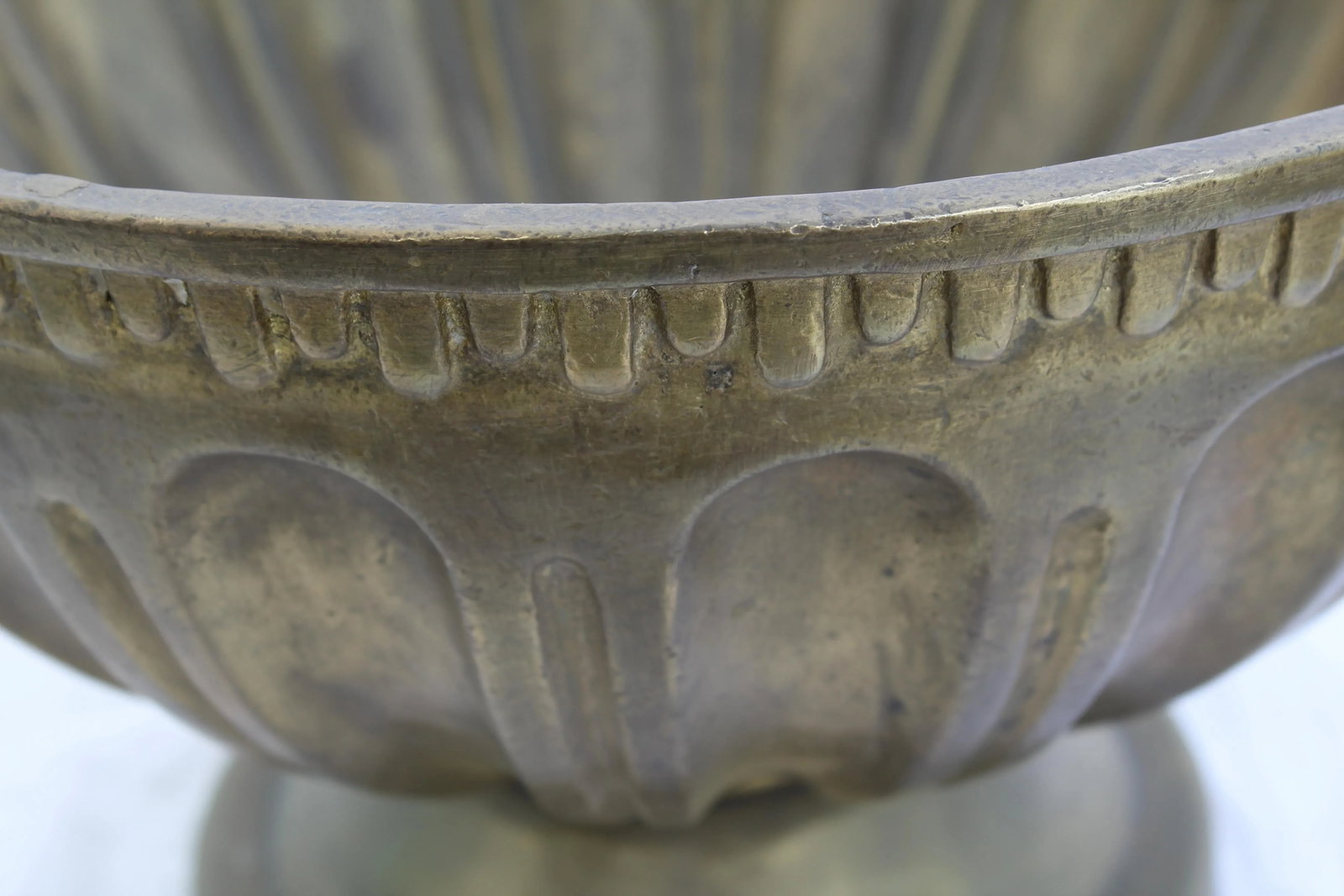 Deco Brass Bowl, Design Maybe Swans , Heavy Solid Casting, Large Center Piece - 7