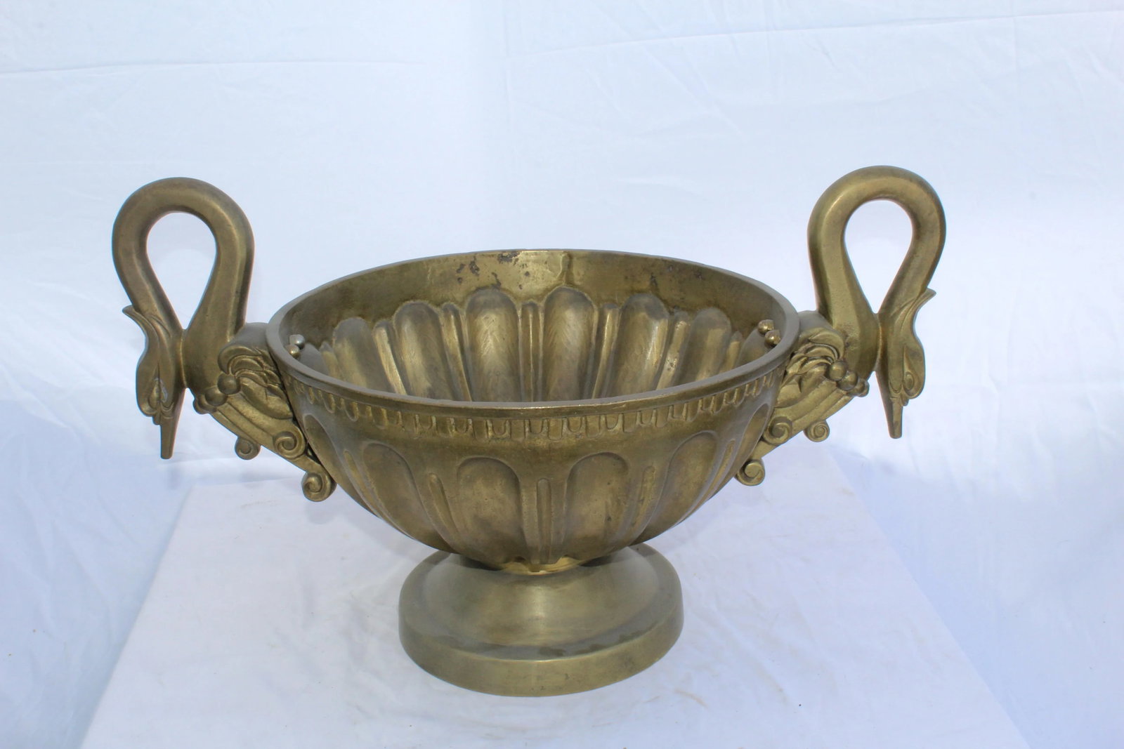 Deco Brass Bowl, Design Maybe Swans , Heavy Solid Casting, Large Center Piece - 9