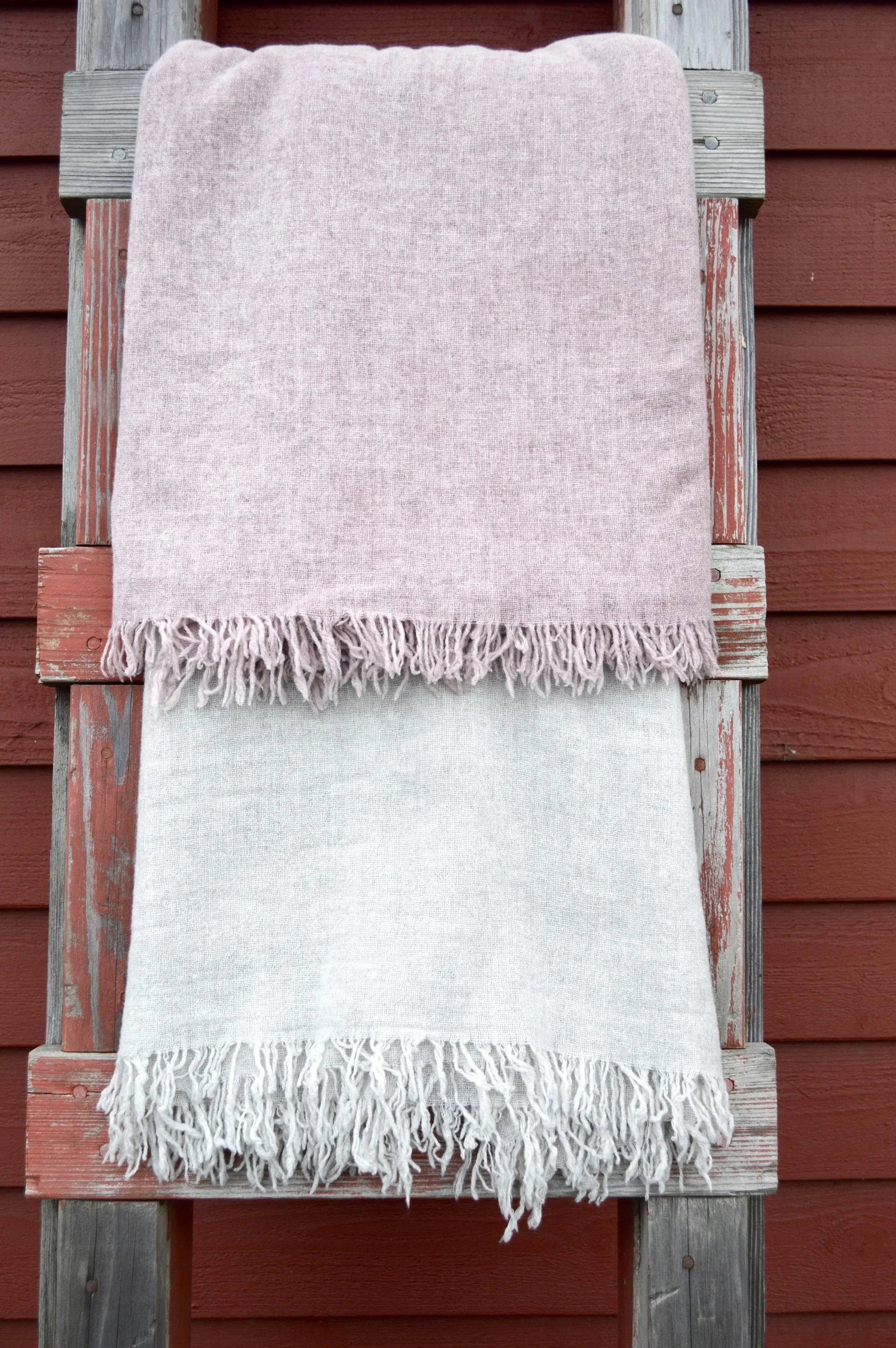 FirmaMenta Italian Ice Gray Gauze Throw - 9