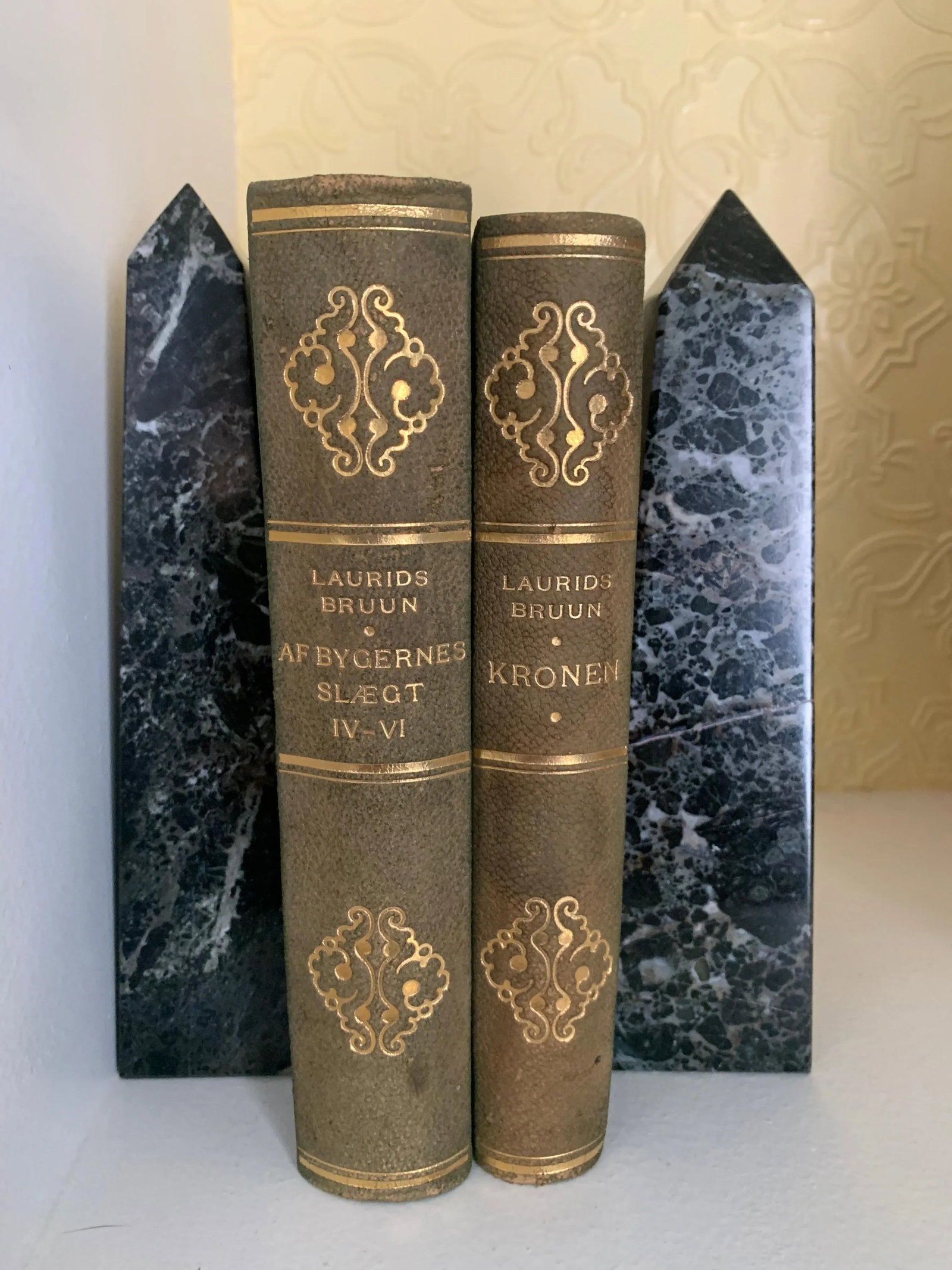 Marble Obelisk Paper Weight Bookends - Set of 3 - 7