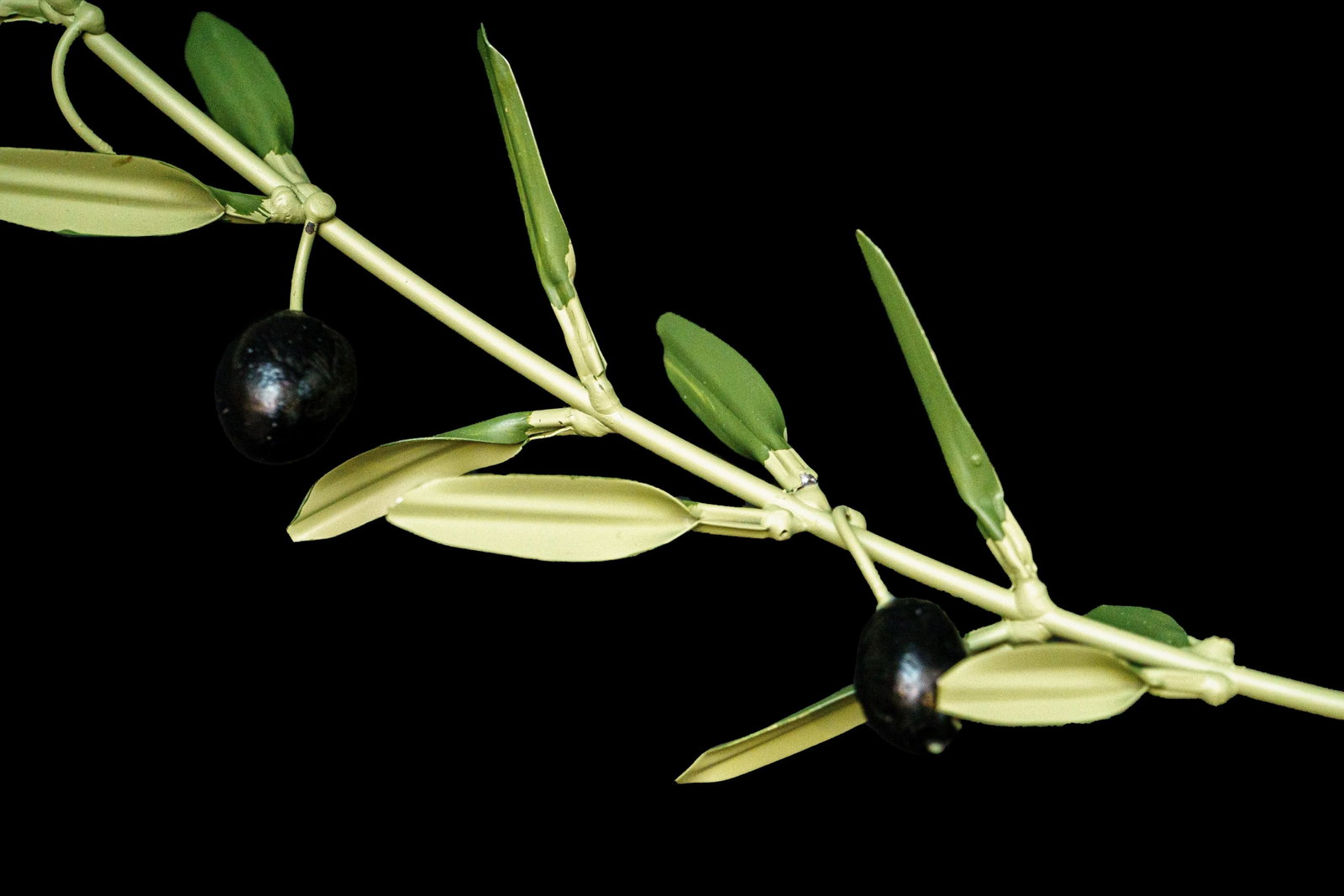 Pair of Olive Branch Sculptures - 5