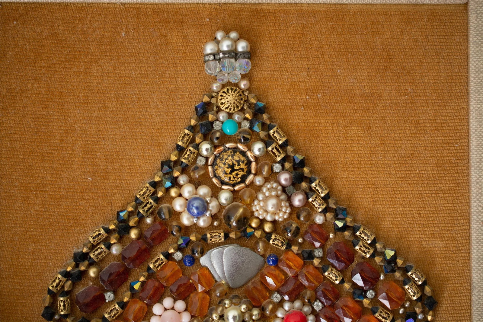 1950s Framed Jewelry Christmas Tree Wall Decor - 7